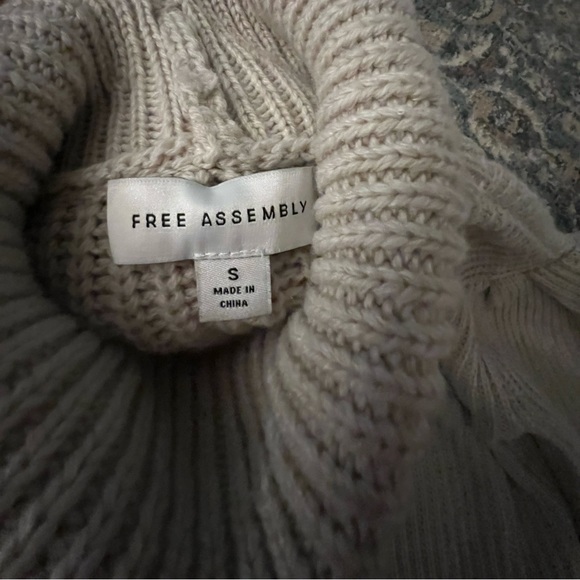 cropped turtle neck 🐢 - Picture 3 of 3